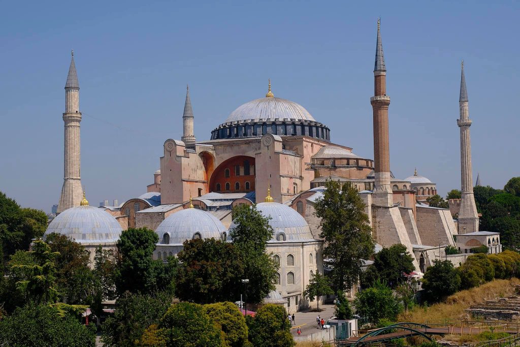 Exploring the Magnificent City of Istanbul: A Comprehensive Guide to a Memorable Experience