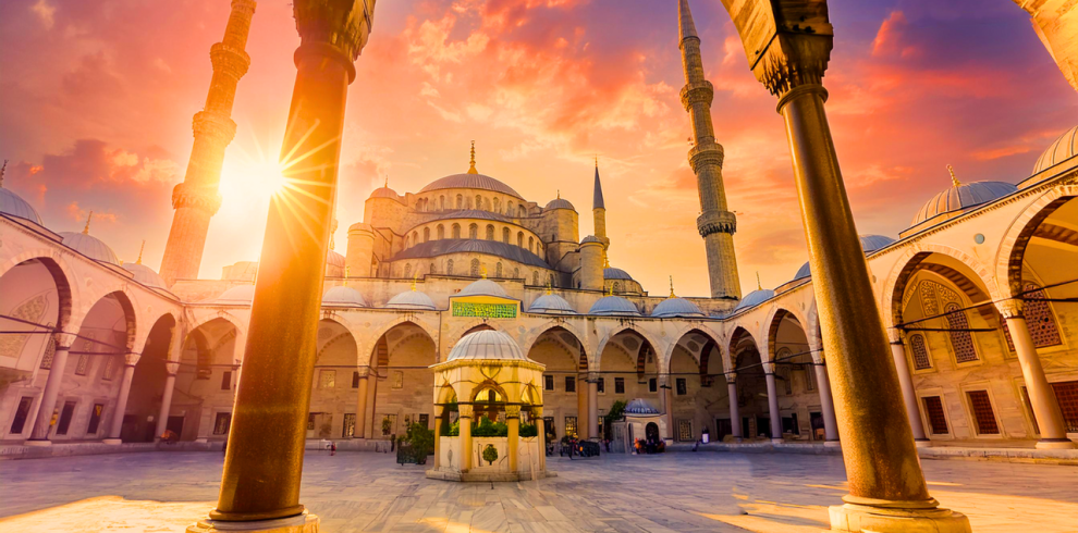 Istanbul Turkey Guide: Where to Stay, What to Eat, and Essential Travel Tips (2024)